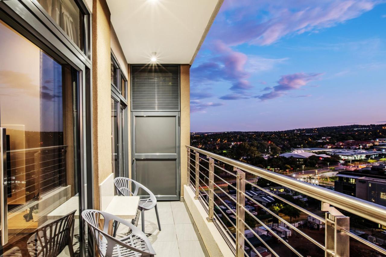 Menlyn Maine Residence Unit 1419 Pretoria-Noord Zewnętrze zdjęcie